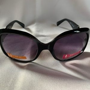NWOT. Foster Grant Sunglasses!